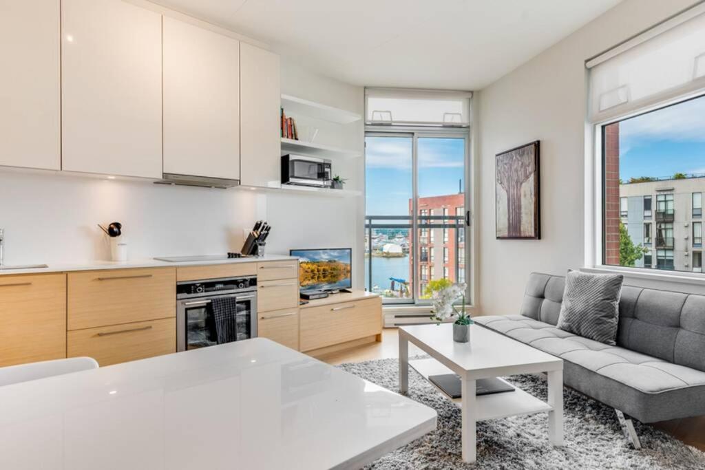 Apartment Gem At The Janion